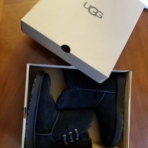 NEW Womans UGG Boots size 9